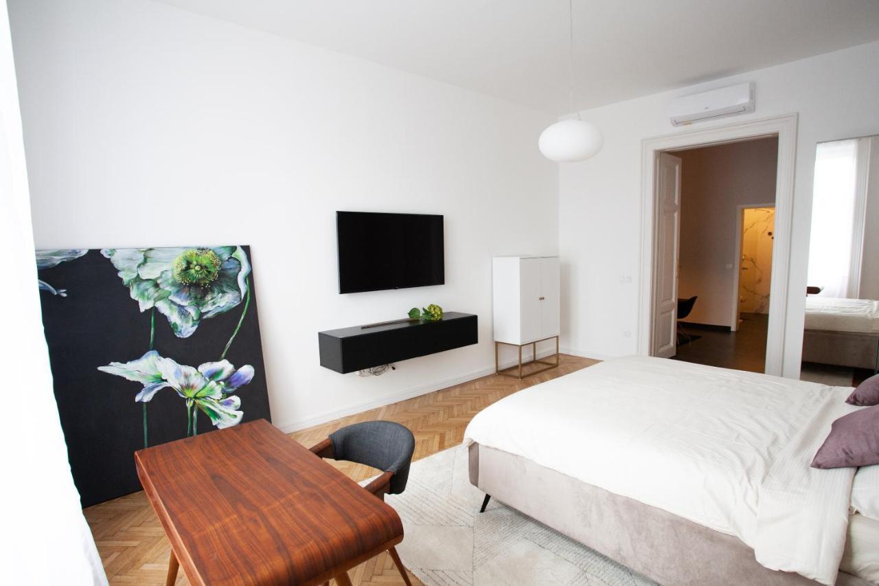 Real Deluxe Next To Danube Apartman Budapest Kültér fotó