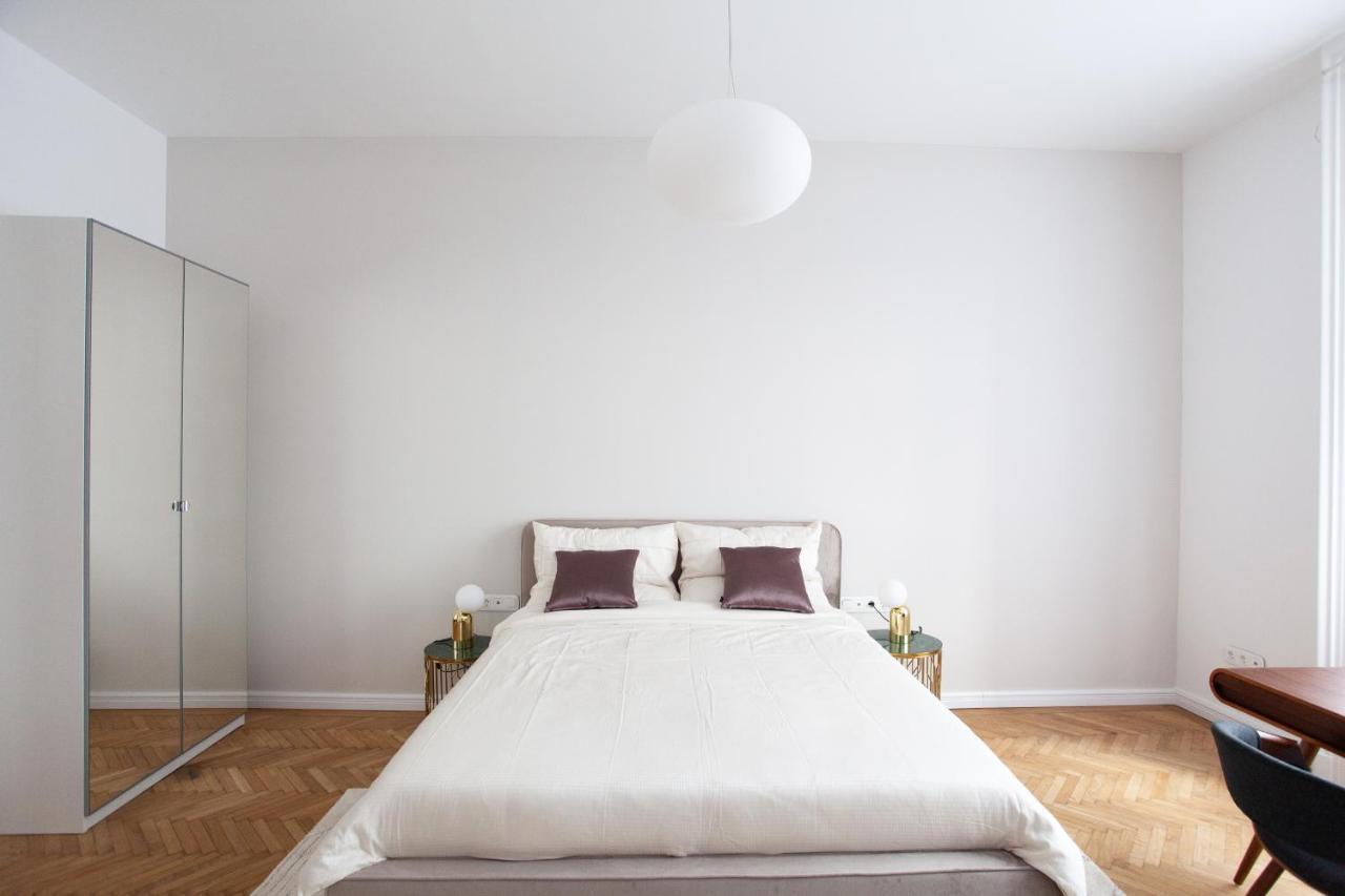 Real Deluxe Next To Danube Apartman Budapest Kültér fotó