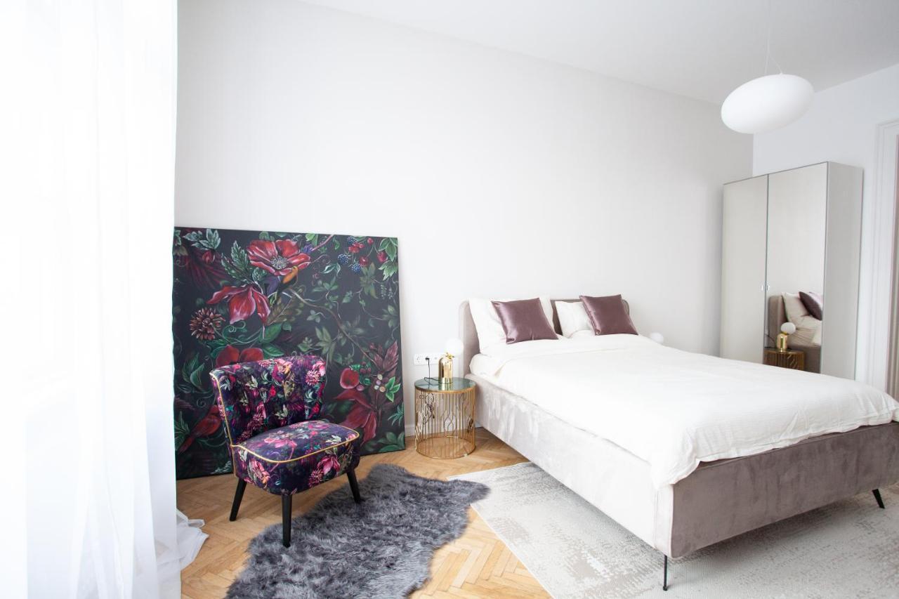 Real Deluxe Next To Danube Apartman Budapest Kültér fotó