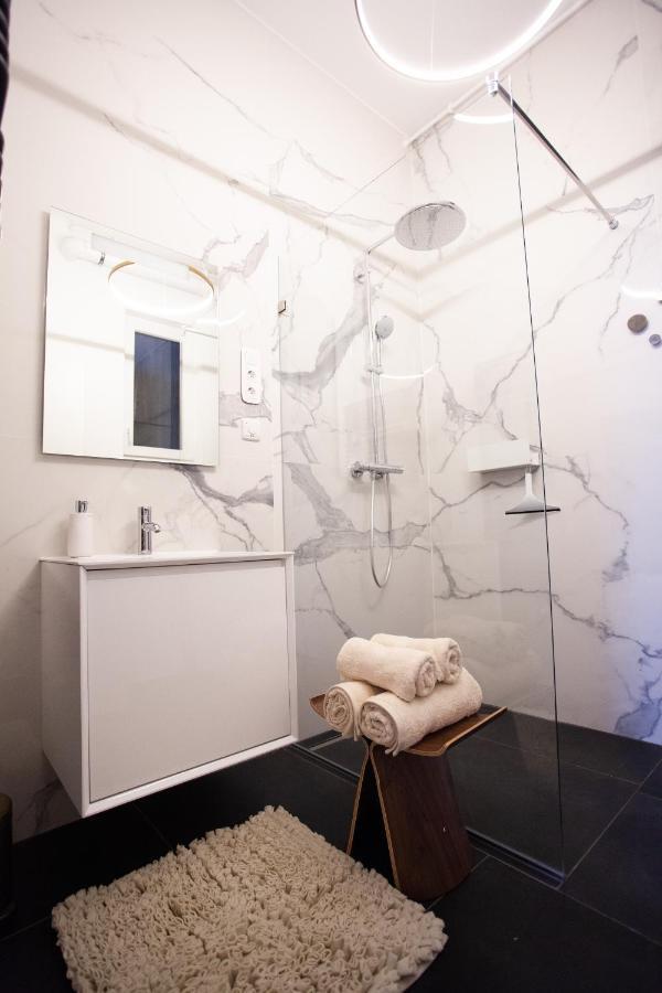 Real Deluxe Next To Danube Apartman Budapest Kültér fotó
