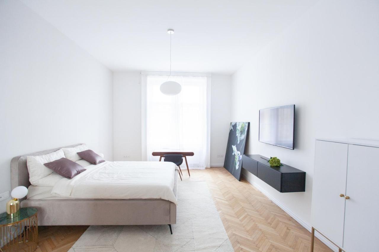 Real Deluxe Next To Danube Apartman Budapest Kültér fotó