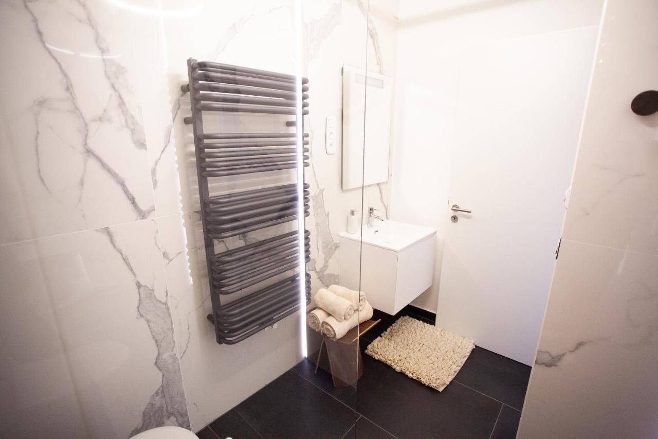 Real Deluxe Next To Danube Apartman Budapest Kültér fotó