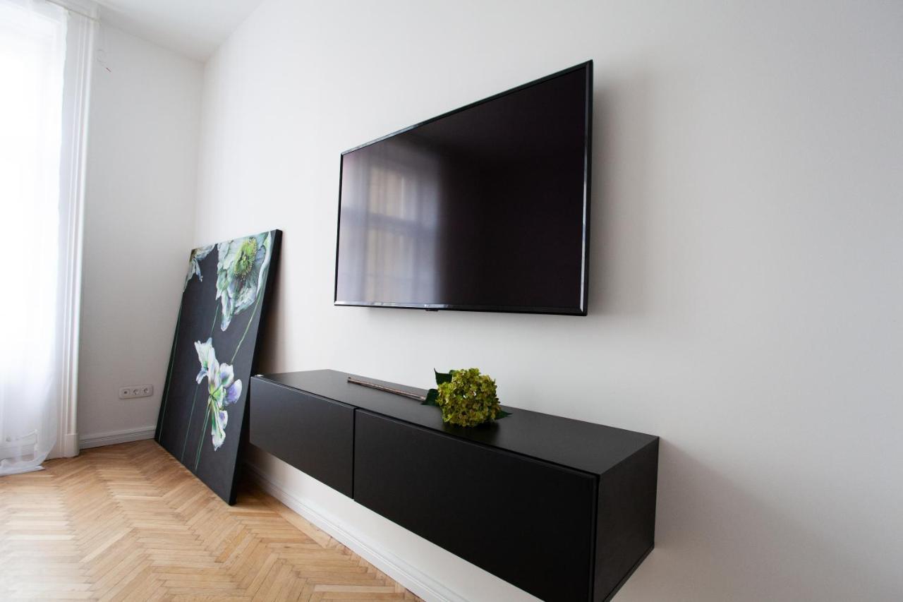 Real Deluxe Next To Danube Apartman Budapest Kültér fotó