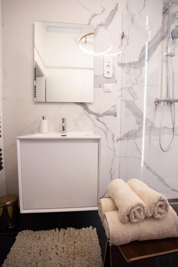Real Deluxe Next To Danube Apartman Budapest Kültér fotó
