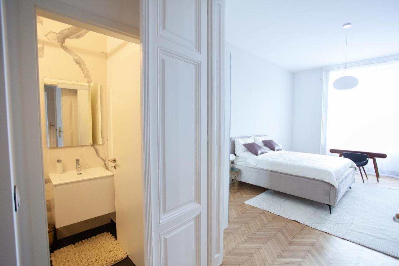 Real Deluxe Next To Danube Apartman Budapest Kültér fotó
