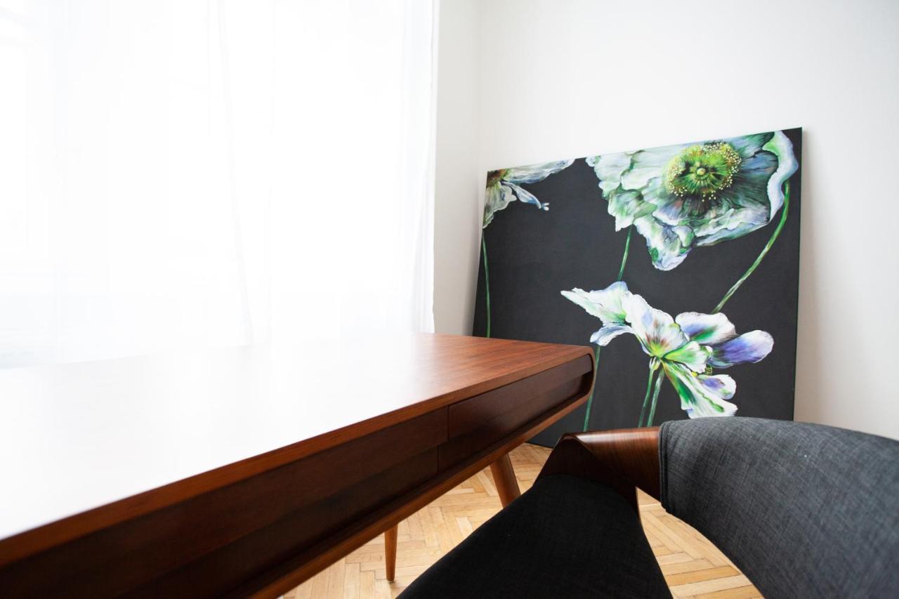 Real Deluxe Next To Danube Apartman Budapest Kültér fotó