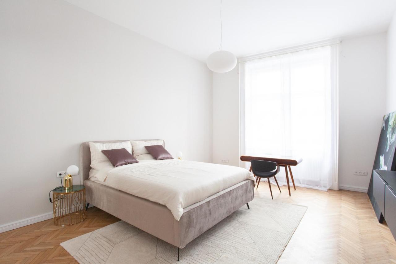 Real Deluxe Next To Danube Apartman Budapest Kültér fotó